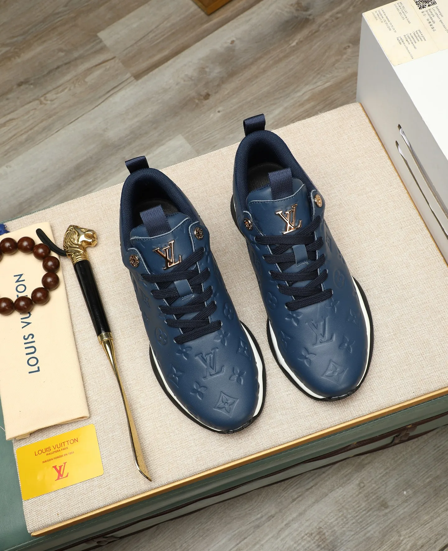 Men's shoes 💰520 📛📛【LOUIS VUITTON】Louis Vuitton official website synchronized new products 👟Milan fashion catwalk style 🇰🇾🇰🇾LV family logo, celebrity style, a must-have for fashionistas ⚠️First-layer calfskin ➕Mesh lining ➕Official website original version special outsole 👞Number 39-44 (38 45 46 customized)